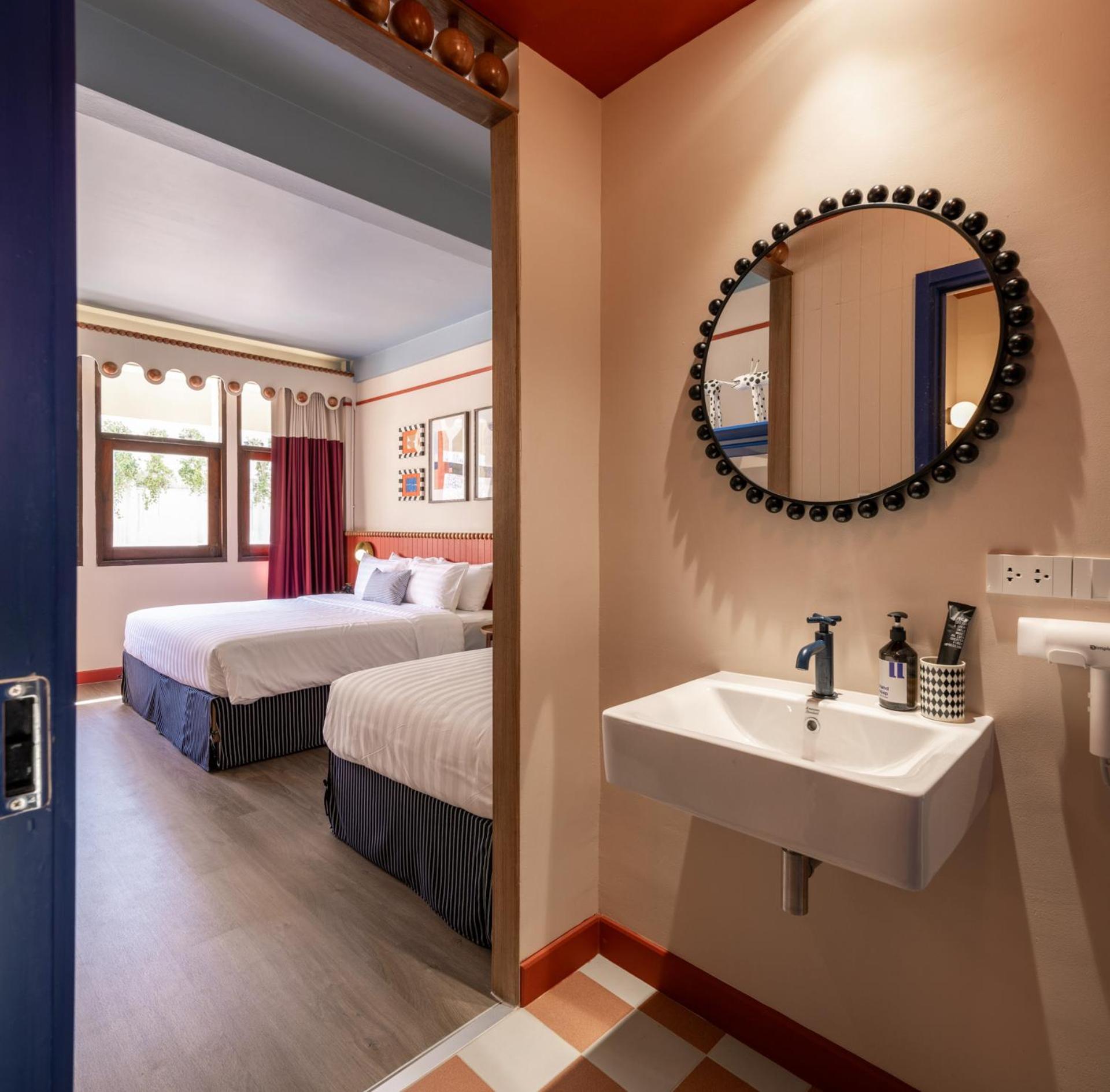 Blu Dock Restel Bangkok Exterior photo